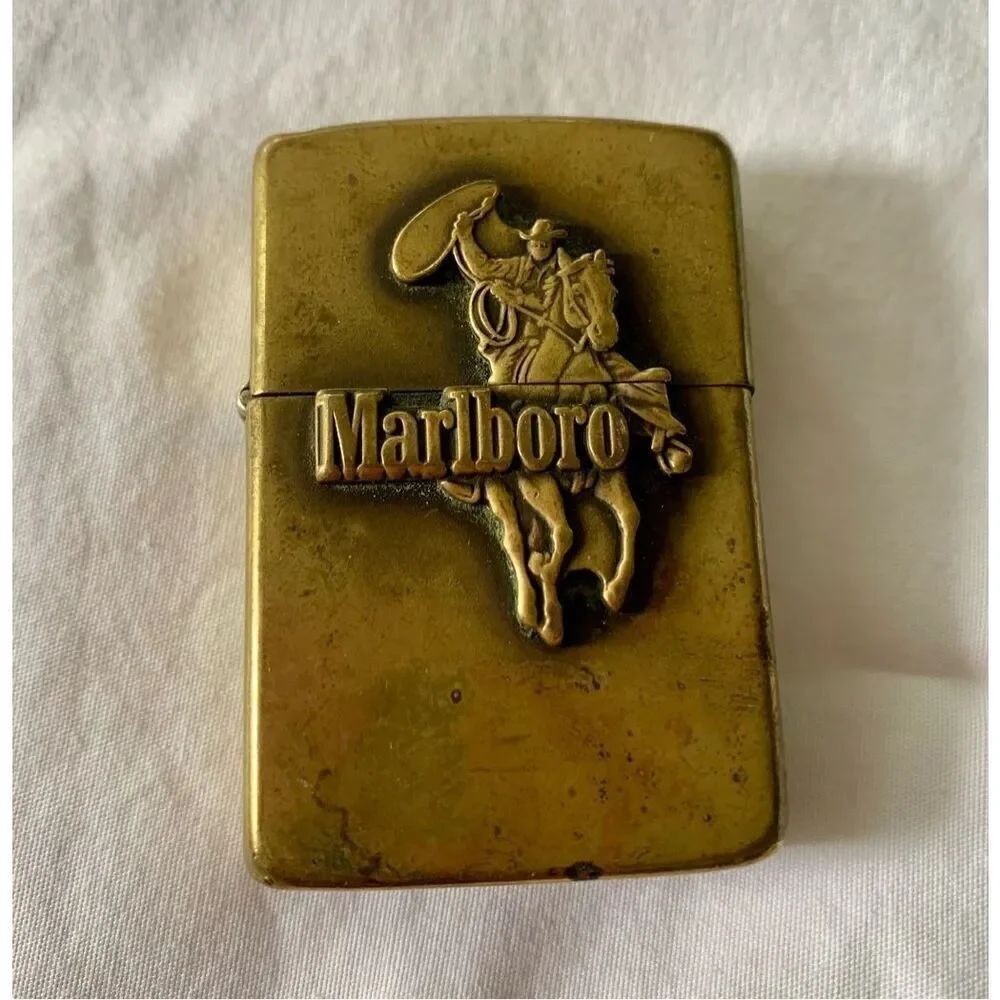 Vintage RARE 1986 Marlboro Man Cowboy Rider Lasso Brass Zippo Lighter USA